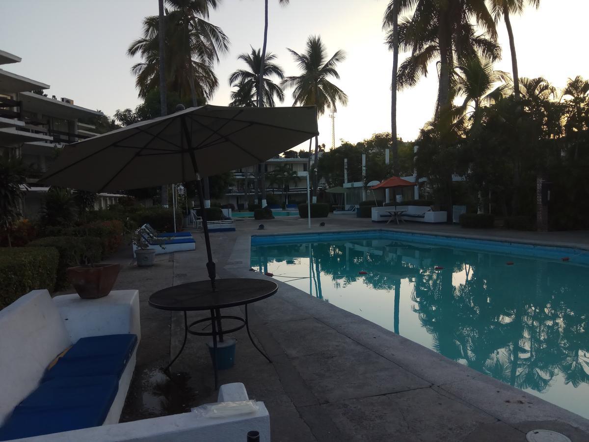 Hotel La Jolla Акапулко Екстериор снимка