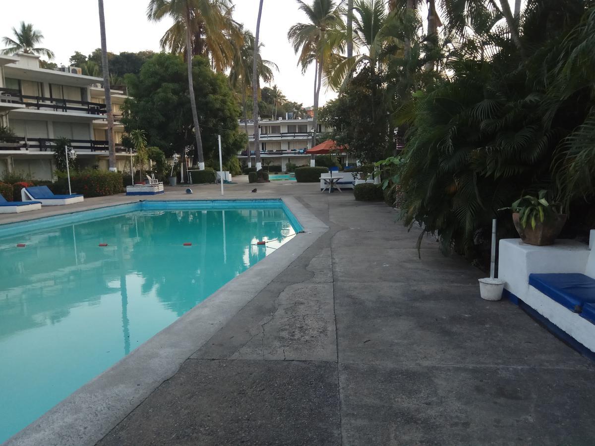 Hotel La Jolla Акапулко Екстериор снимка